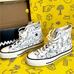 Brand New Black And White Peanuts Comic Book Pattern Converse Chuck Taylors! I Bought These While Visiting Japan And When I Got Home I Realized They Were A Size Too Small. They're No Longer Sold In The Us So I Can't Get A Replacement And I'd Like Them For Them To Have A New Home. Jpn Size 24.5 Cm, Which Corresponds To Us Sizes 6.5 In Mens And 7.5 In Womens. Moon Converse, Pattern Converse, Converse Design, Visiting Japan, Book Pattern, Embroidery Shoes, Embroidered Shoes, Psalm 91