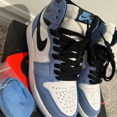 Great Condition Worn Once Youth 3.5 Women’s 5 Extra Pair Of Blue Laces Shoes 2021, Air Jordan 1 Retro High Og, Air Jordan 1 Retro High, University Blue, Air Jordan 1 Retro, Jordan 1 Retro High, Jordan 1 Retro, Kids Nike, Air Jordan 1