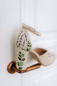 Wedding shoes 'Jasmine' are handcrafted in soft ivory suede and have elegant handmade lavender and eucalyptus embroidery that can be customized to your preference! The heel measures 9 cm / 3.5 inches. These wedding shoes are designed with a V-notched vamp (v-cut) and closed-toe, making bridal sandals even more elegant and special. Inside there is a soft Memory foam insole, which gives a feeling of additional comfort when walking. Tunit outsole is made of a mixture of leather chips and rubber, it Embroidered High Heel Wedding Shoes, Floral Embroidered High Heel Wedding Heels, Wedding Heels With Floral Embroidery And Round Toe, Floral Embroidered High Heels For Wedding, Spring Wedding Heels With Floral Embroidery, Wedding Heels With Floral Embroidery And Ankle Strap, White Embroidered Round Toe Heels, White Floral Embroidered Closed Toe Heels, White Floral Embroidery Closed Toe Heels