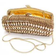 100% handmade evening bags. For Women Who Go For Shopping, Dating, Evening Party or Wedding.Manufacturing time 3-5 days, shipping time 3-5 days.  Send us inquiry for wholesale or OEM production. Trendy Luxury Box Bag As A Gift, Purse Luxury, Trendy Bags, Luxury Clutch, Embroidered Clutch, Handmade Clutch, Crystal Clutch, Clutches For Women, Party Purse