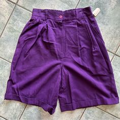 Vtg 80s Dark Purple Wool Bermuda High Waisted Shorts Nwt Good Condition Size 10 Brand Is Fraleighs Measurements Flat: Waist 13 Inches Hips 20 Inches Rise 15 Inches Length 23 Inches Leg Opening At The Bottom 13 Inches Purple Cargo Shorts, Vintage Workwear Shorts For Summer, Fitted Vintage Bottoms With Short Inseam, Purple Shorts Outfit Summer, Vintage Short Bottoms For Workwear, Vintage High Waist Shorts For Workwear, Vintage High-waist Shorts For Work, High Waist Vintage Shorts For Workwear, Retro High Waist Purple Bottoms