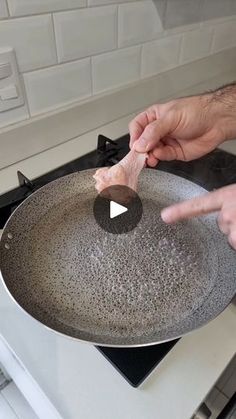 159K views · 1.4K reactions | I've never fried chicken in oil again, now I only fry it in water! | I've never fried chicken in oil again, now I only fry it in water! | By Bezerra good Tips | I no longer fry chicken drumsticks in oil. Now I only fry them in water. That's right in water. If you love incredibly juicy chicken but want to avoid deep frying. Then this recipe is perfect for you. Pay attention as I'll show you how absurdly easy it is. Here I have about one pound of chicken drumsticks and we're going to put them all in the pan. Now we'll cover it and let it cook for 2 minutes. Look at that. It's already cooked a bit. Next, let's season it with a bit of salt. Pepper, a little paprika, and for that special flavor some hot paprika then let's stir everything carefully and once again this is oil free that's right only water we've mixed it well and now I'll let it cook a bit longer and look the water has already evaporated a lot I'm going to add three chopped garlic cloves and look at the juiciness of this chicken still without a drop of oil the only oil here from the chicken's own fat. Now I'll add a table spoon of soy sauce then give it another good stir. And look it's already frying for real. And creating that delicious crust. Here the water has evaporated well and now it just needs to brown. Imagine serving this incredible chicken at your home without any oil. The smell is simply sensational. But we're not done yet. It's time for our special touch. Let's add some ketchup just a little bit. And then a little mustard. Now just stir well. Now take a look at this. Your neighbors might even knock on your door asking to have lunch with you. Because the smell fills the whole house. This chicken is amazing. Now that it's nicely browned, I'll take it off the heat and serve with style. See how you can prepare super juicy and delicious chicken without a drop of oil. This recipe is perfect for those who want to avoid frying but don't want to compromise on a delicious, well-seasoned dish. And the best part is, it's really easy to make. Using only water to cook extracting the chicken's own fat. This is definitely one of those recipes to save and repeat often. Cooking can be both healthy and flavorful and this recipe is proof of that. So don't forget to try it at home. I bet you'll love it. Then don't forget to come back and let me know your thoughts, okay? So this was today's video. Hope you liked it. Bye and I'll see you guys in the next video.