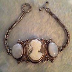 Gorgeous Vintage Sterling Silver Toggle Bracelet With Moonstone And Cameo. Cameo Looks To Be Glass Or Plastic. Some Tarnish From Age. Measurements In Photo. Toggle Bracelet, Vintage Sterling Silver, Womens Jewelry Bracelets, Moonstone, Women Jewelry, Bracelet, Sterling Silver, Glass, Silver