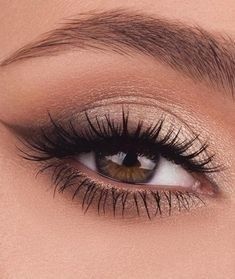 Brown Smokey Eye Brown Eyes, Natural Wedding Makeup Winged Eyeliner, Brown Soft Eye Makeup, Simple Light Smokey Eye, Simple Makeup Hazel Eyes, Beige Smokey Eye, Make Up For Dark Brown Eyes Natural, Hazel Eye Wedding Makeup