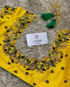 Cut Work Blouse Designs, Bridal Blouse Embroidery, Maggam Designs, Maggam Blouses, Blouse Works, Bridal Blouses, Simple Work, Maggam Works