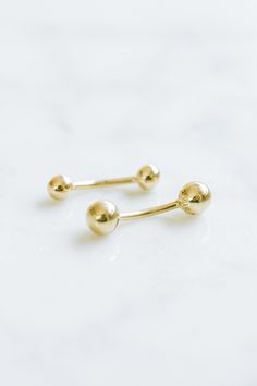 About Gold The most popular alloy of gold is 14K gold, which is 58.5% pure gold and 41.5% other metals like silver and copper. price is for 1qty( one piece), YOU WILL RECEIVE A SINGLE PIECE (NOT A PAIR , NOT TWO PIECES) Model Wears a 8mm size 1. Ball 3mm - 3mm Backing Ball Material: 14K Real Gold, 14K Whitegold(Whitegold Plated 14K Gold), 14K Real Rosegold Ball Size(Motif Size): 3mm Bar Size Length: 6mm, 7mm, 8mm, 9mm, 10mm, 11mm, 12mm Bar Thickness: 1.0mm(18g), 1.2mm (16g) Backing Ball : 3mm Co Piercing For Women, Barbell Piercing, Ear Earrings, Pure Gold, Real Gold, Single Piece, Belly Button Rings, Solid Gold, Women Men