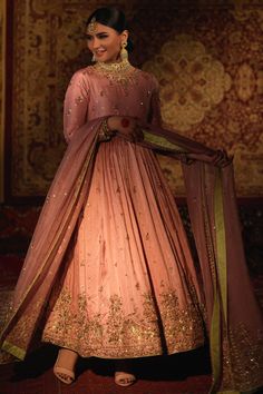 Classy Sleeves, Pakistani Bridal Dress, Indian Party Wear, Embroidered Bodice, Pakistani Bridal Dresses, Pakistani Bridal Wear, Pakistani Wedding Dresses, Indian Wedding Outfits, Indian Designer Outfits