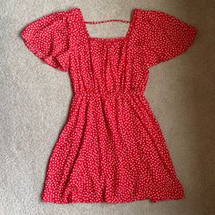 Size S Never Worn Red A-line Mini Dress For Summer, Red Square Neck Beach Dress, Red Square Neck Dress For Beach, Red Flowy Mini Dress For Summer, Red Square Neck Dress For Brunch, Flowy Red Mini Dress For Summer, Casual Red Mini Dress With Square Neck, Casual Red A-line Mini Dress, Red Square Neck Dress For Spring