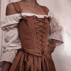 Fairy Pirate Aesthetic, Victorian Pirate Aesthetic, Modern Pirate Outfit, Lit Aesthetic, Medieval Outfits, Era Victoria, Gaun Abad Pertengahan, Ren Faire Outfits, Camilo Madrigal