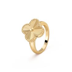 Vintage Alhambra ring, guilloché 18K yellow gold.