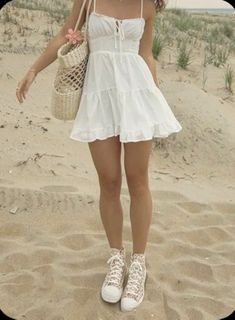 Europe Fits Fall, Surf Shop Aesthetic Outfits, Summer Outfits Not Basic, Coquette Beach Outfit, Virgo Clothes, Dream Clothes Summer, Europe Trip Outfits, The Summer I Turned Pretty Outfits, Beach Wishlist