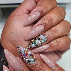 New Britain CT Nails With Rhinestones On One Nail, Acrylic Nails Jewels Rhinestones, Minimal Rhinestone Nails, Natural Nail Polish Designs, Almond Junk Nails, Foil Nail Designs Ideas, Stones On Nails, Cute Homecoming Nails, Bold Nail Colors