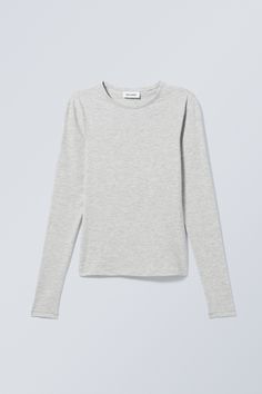 slim fitted long sleeve - Dusty Grey | Weekday WW Swedish Street Style, Fitted Long Sleeve, Cute Everyday Outfits, Colour Palettes, Online Tops, Linen Clothes, Dream Clothes, Blouse And Skirt, Grey Long Sleeve