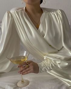 Rose Calloway, Glass Of Wine, Instagrammer, Rich Girl, White Aesthetic, Classy Outfits, Old Money, Wine Glass