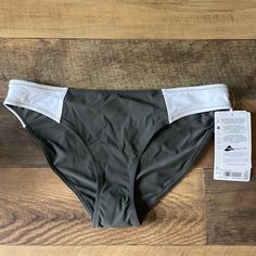 Athletes Swim Bikini Size S Bnwt Sporty Moisture-wicking Swimwear, Athleisure Swimwear With Go-dry For Sports, Athleisure Go-dry Swimwear For Sports, Athleisure Swimwear For Sports, Sporty Brief Bottoms For Sports, Stretch Sportswear Swimwear For Beach, Sporty Go-dry Swimwear For Workout, Sportswear Moisture-wicking Swimwear For Beach, White Fitted Swimwear For Training