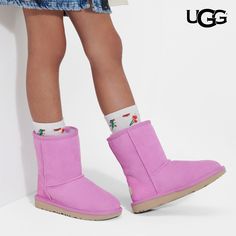 UGG Kid’s Classic II Boots lovingly offers moisture repellant dynamics and cushioning foam insole for cool kiddos @topsandbottoms ⁠ #chicago #uggs #ugglife #uggseason #uggaustralia #uggshoes #fashion #winterboots #boots #uggboot #snowboots #uggmini #uggoriginal #uggclassic #love #instagood #lifestyle #instalove #chitown #architecture #style #igerschicago #travel #chicagogram #UGG #topsandbottoms #topsandbottomsusa Favorite Boots, Grade School, Wild Flower, Women Supporting Women, Ugg Shoes