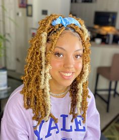 Xtrend Butterfly Locs Crochet Hair 12 inch Short Pre looped Natural Messy Distressed Locs Crochet Braids Gold Butterfly Locs, Bob Locs, Braiding Ideas, Butterfly Locs Crochet Hair, Butterfly Locs Crochet, Distressed Locs, Faux Dreads, Hair Twists, Cute Box Braids