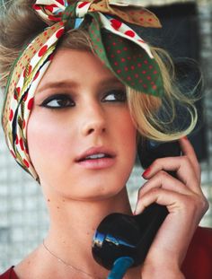 Pin Up Vintage, Scarf Fashion, Elle Magazine, Vintage Scarf, Look Vintage, Turbans, Up Girl, Hair Dos