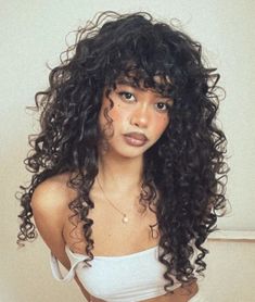 Long Curly Haircuts, Haircuts For Curly Hair, Curly Hair With Bangs, Foto Poses