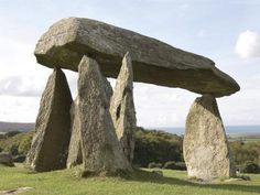 the stonehenge monument is located in an open field