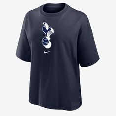 Made with soft cotton, this classic-fit Tottenham Hotspur tee gives you a casual look so you can cheer on your squad in comfort. Sporty Navy Pre-shrunk Tops, Navy Sporty T-shirt Pre-shrunk, Sporty Navy Pre-shrunk T-shirt, Navy Graphic Tee With Screen Print, Navy Short Sleeve T-shirt With Team Logo, Sporty Pre-shrunk Navy Top, Navy Graphic Print Fan Apparel Top, Navy Crew Neck Fan Apparel Top, Navy Team Spirit Top For Streetwear