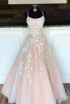 Vestido de fiesta con tirantes finos hasta el suelo con apliques, vestido de noche largo con cordones en la espalda US$ 229.00 VTOPLN2ZEMM - VestidoBello.com for mobile Champagne Prom Dress Long, Ivory Ball Gown, Champagne Prom Dress, Winter Formal Dresses, 파티 드레스, Spaghetti Strap Prom Dress, Tulle Evening Dress, Floor Length Prom Dresses, Cute Prom Dresses