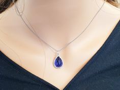 15.43 Carat Tanzanite and Diamond Pendant Necklace in 18 Karat White Gold For Sale at 1stDibs