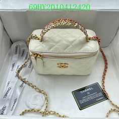 Size: 18cm*11cm It comes with Dust box, Care manual, Tag, and Paper bag. White And Gold Chanel Bag, New Handbags, Fashion Statement, Wellness Design, Paper Bag, Chanel, Things To Come, The Incredibles