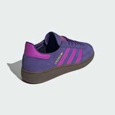 Juniors Shoes, Spezial Shoes, Purple Adidas, 70s Design, Adidas Handball Spezial, Adidas Handball, Adidas Online, Retro Inspired, Kid Shoes