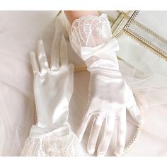 Satin Wrist Length Glove Lace With Bowknot Wedding / Party Glove 2024 - $23.99 Chiffon Gloves, White Dress Gloves, Wedding Dress Gloves, Pearl Wedding Accessories, Ivory Gloves, Fancy Gloves, Satin Gloves, Pearl Bride, Gloves White