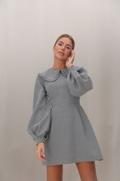 Dress With Collar Classy, Cocomelon Toys, Strips Dress, Fabric Structure, Turndown Collar, Chic Outfit, Women Blouses, Looks Style, Mode Inspiration