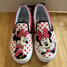 New Size 2 Minie Mouse Print Mickey Mouse Bedding, Vans Canvas Shoes, Frozen Shoes, Shoes Disney, Disney Princess Toddler, Anna Blue, Disney Adult, Mouse Pictures, Mouse Art