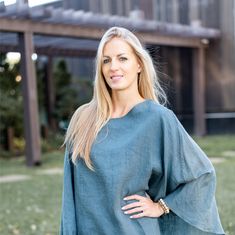 Linen poncho loungewear women sister gift hippy styles ONE SIZE PONCHO ( fits size S-XXL) -medium weight linen - 100% European flax - pre-washed/pre-shrunk - soft and comfortable - great texture and lovely wrinkles Linen Poncho, Hippie Styles, Wrap Tunic, Plus Size Bohemian, Linen Wrap Dress, Linen Kimono, Mode Hippie, Ladies Poncho, Hippie Clothes