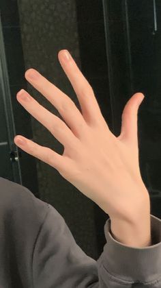 Korean Hands Aesthetic, Feminine Hands, Cute Hands, Boy Blurred Pic, Minimalist Nails, Hand Art