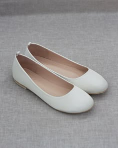 Contemporary and refined designed ballet inspired wedding flats. This smooth satin round toe flat brings comfortable simplicity and elegance to your wedding ceremony and/or reception, bridal party, date night, or everyday fancy wear. Available in 9 colorsDETAILS:COLORS AVAILABLE: Black, Burgundy, Champagne, Dusty Pink, Hunter Green, Ivory, Light Blue, Navy, and WhiteUPPER: Synthetic upper and liningMATERIALS: Manmade outsole STYLE: CASSIE Comfortable Wedding Flats, Ballet Inspired Wedding, Shoes Quinceanera, Pink Flat Shoes, Flower Girls Shoes, Quinceanera Shoes, Flats Wedding Shoes, Lace Bridal Shoes, Shoes For Brides