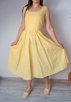 💛 Move to the 50s! In a wonderful creation!  💛 For sale, hand sewn Vintage style dress! All made of airy natural cotton! Beautiful white and yellow checkered pattern that everyone will pay attention to! The dress is new, not worn,  💛 Dress in size M/L (EU size). 💛 Enjoy your beautiful dress! Retro Yellow Dress For Picnic, Yellow Cotton Dress For Picnic, 1950s Style Yellow Vintage Dress For Spring, 1950s Yellow Dress, Retro Yellow Cotton Dress, 1950s Style Gingham Cotton Dress, Vintage Clothing Styles, 1950 Gingham Dress, Yellow Cotton Retro Vintage Dress