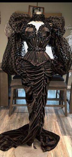 Drag Outfits Ideas, Vamp Wedding, Avante Garde Fashion, Drag Outfits, Trendy Outfit Ideas, Fall Outfit Ideas, Trendy Outfit, Fashion Design Drawings