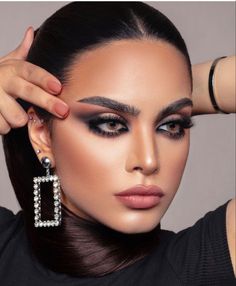 Edgy Makeup Looks, Holiday Glam Makeup, Holiday Glam, Glam Makeup Look, Glamorous Makeup, Edgy Makeup, Models Makeup