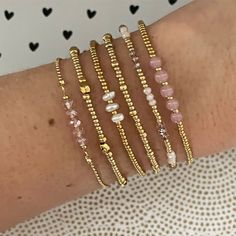 Pink Bead Bracelet Ideas, Pretty Beaded Bracelets, Amazon Jewelry Finds, Jewelry Must Haves, Amazon Jewelry, Preppy Jewelry, Gold Armband, Beads Bracelet Design