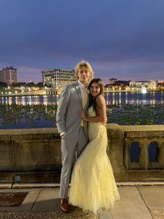 prommmm Formal Date Pictures, Prom Date Pics, Prom Poses With Date, Prom Pic Ideas For Couples, Prom Pictures Couples Aesthetic, Candid Prom Pictures, Prom Date Poses, Prom Poses Couples, Prom Couple Poses