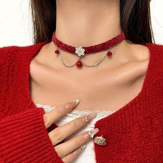 Length: 31-40cm Moda Cyberpunk, Layered Choker Necklace, Moda Punk, Layered Chokers, Diy Bracelet Designs, Necklace Red, Flower Decor, Diy Crafts Jewelry, Bracelet Designs