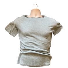 This Is A Brand New Without Tags Tahari Aqua 100% Linen T-Shirt Blouse In Size Small. A Boxy Fit Gives This Top A Relaxed Vibe. Pullover Style Vented Hem 100% Linen Machine Wash Relaxed Fit Short Sleeve Tops For Layering, Basic Short Sleeve Tops For Layering, Gray Crew Neck Top For Layering, Gray Short Sleeve Top For Work, Gray Crew Neck Top For Work, Gray Short Sleeve Knit Top For Spring, Casual Gray Short Sleeve Knit Top, Fitted Short Sleeve Knit Top For Layering, Casual Fitted Crew Neck Blouse