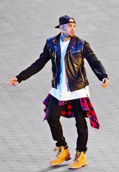 . Chris Brown Outfits, Chris Brown Style, Mode Hip Hop, Long Outfit, Urban Wear Women, Trey Songz, Beastie Boys