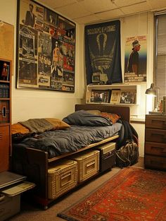 Discover the ultimate guy dorm room aesthetic with our top 19 decor ideas! Perfect for college students looking to upgrade their space, our guide covers everything from guy dorm room essentials to stylish wall decor and posters. Get creative with your dorm room decor ideas for guys and make your space reflect your personality. Learn how to mix practicality with style and create a cozy, inviting dorm room that you'll enjoy coming home to. Student Room Decoration College Dorms, Cool College Dorms, Poster Room Ideas Bedrooms, Room Ideas For Men Bedroom Vintage, Design College Aesthetic, Student Bedroom Design, Guy Dorm Room Ideas, Male Decor Ideas, Room Decor Ideas For Guys