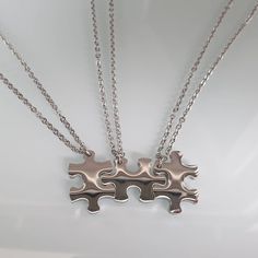 Friendship necklaces for 2, 3, 4 or 5 friends. The necklaces and puzzle pendants are made of high-quality stainless steel and therefore do not discolor. The stainless steel chains are delivered in a matching jewelry box. Material chains: stainless steel, pendants: stainless steel Length approx. 50 cm Homemade Pendant Necklace, Friendship Necklaces For 2, Friendship Chain, Homemade Pendant, 5 Friends, Friendship Necklace, Friendship Necklaces, Homemade Jewelry, Matching Jewelry