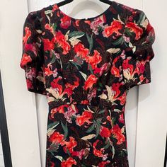 Saloni Silk Midi Dress. Worn Once. Size 2. 100% Silk. Jacquard Print. Slight Ruching At Waist For Definition. Puff Sleeves. Fabulous Dress! Silk Midi Dress, Fabulous Dresses, Wearing Dress, Puff Sleeves, Black Red, Puff Sleeve, Size 2, Black And Red, Midi Dress