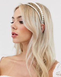 Pearl Headband Hairstyles, Pearl Headbands, Double Headband, Trendy We Fryzurach, Wedding Hair Trends, Hair Tiara, Hair Accessories Pearl, Bride Hair Accessories, Pearl Headband