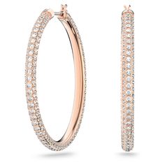 Pick the right present for Mother’s Day or any other occasion with this timeless pair of hoops, decorated with crystal pavé for that special Swarovski sparkle. The delicate, rose gold-plated design is easy to wear with any outfit, from day to evening. Present For Mother, Jewelry Hoops, Pink Watch, Crystal Hoop Earrings, Swarovski Stones, Rose Gold Watches, Accessories Jewelry Earrings, Swarovski Jewelry, Single Earring