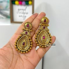 Golden Kundan Indian ethnic earrings Size 3 inches Approx Desi Earrings, Desi Jewelry, American Diamond Necklaces, Oxidized Necklace, Types Of Earrings, Western Earrings, Ethnic Necklaces, Traditional Earrings, Earrings Indian