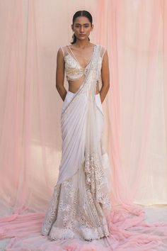 Sulakshana Monga, Drape Sarees, Dori Work, Short Blouse, Draped Saree, Saree Draping Styles, Draping Fashion, Saree Gown, White Saree